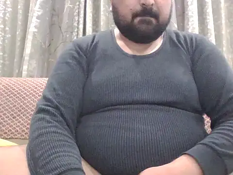 ARYANAVAILABLE online show from 12/18/25, 05:35