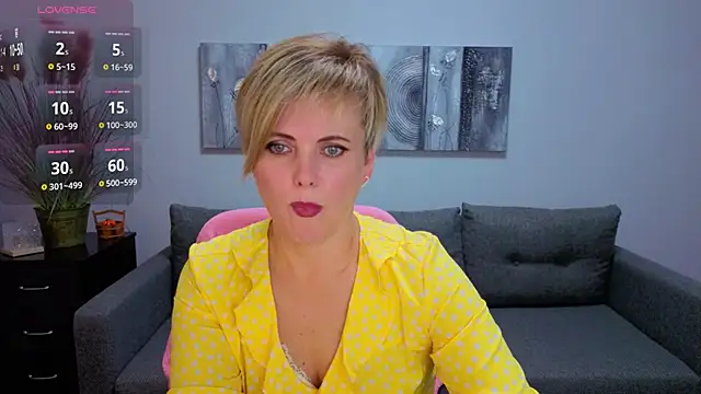 Julia Wilsone online show from 11/15/25, 06:44