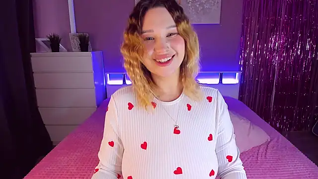 Snapshot of KarenBlair chatting on 02/19/26, 06:31 KarenBlair online show from 02/19/26, 06:31