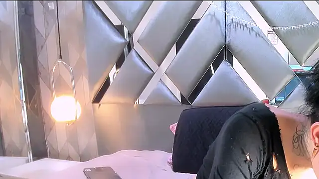 MadisonWood01 online show from 04/19/26, 06:24