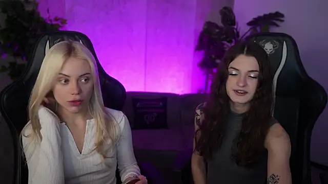 Britney054 online show from 02/15/26, 04:14