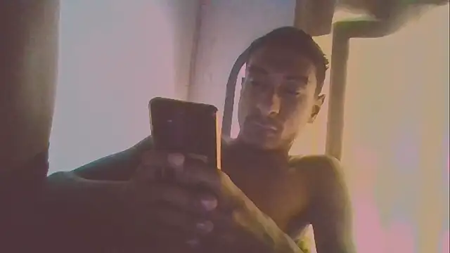 Snapshot of Jose_Smoke chatting on 02/14/25, 08:05 Jose Smoke online show from 02/14/25, 08:05