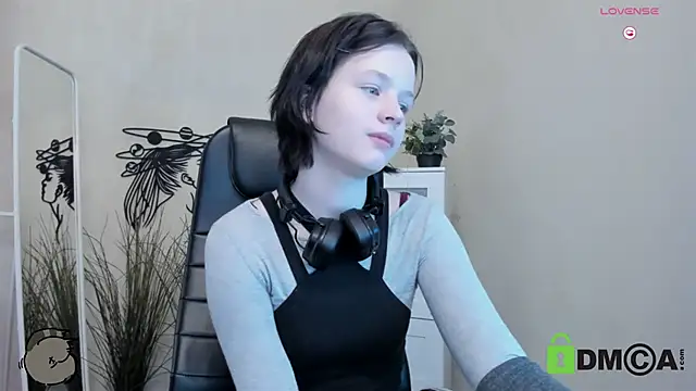 Alina Mills online show from 03/05/25, 10:44