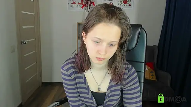 Snapshot of Alina_Mills chatting on 05/16/26, 06:32 Alina Mills online show from 05/16/26, 06:32
