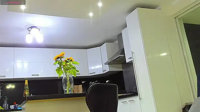 Makonneen online show from 12/13/24, 07:04