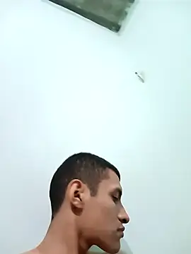 Rogersmit2 online show from 10/28/25, 03:32