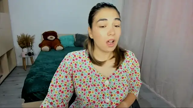 Snapshot of Alexa_Dolly12 chatting on 09/13/25, 05:40 Alexa Dolly12 online show from 09/13/25, 05:40