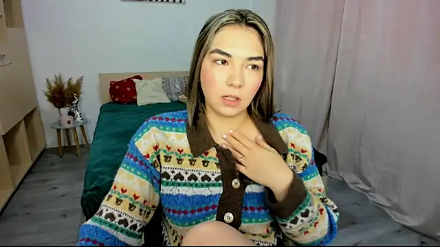 Snapshot of Alexa_Dolly12 chatting on 12/16/25, 08:08 Alexa Dolly12 online show from 12/16/25, 08:08