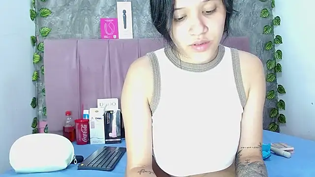 anitacorreahotcm101 online show from 03/24/26, 07:52