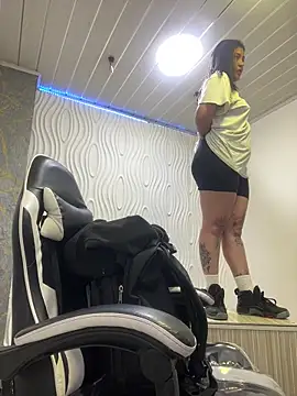  luna torres online show from 04/21/26, 12:44