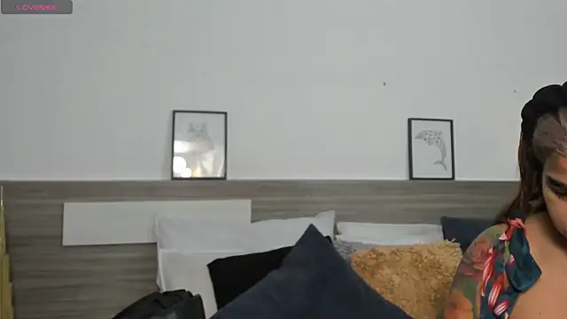 SaraaJhonsonn online show from 04/26/26, 02:04