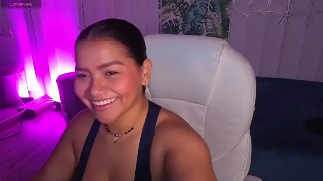 Snapshot of loly_marce chatting on 05/21/26, 07:21 loly marce online show from 05/21/26, 07:21