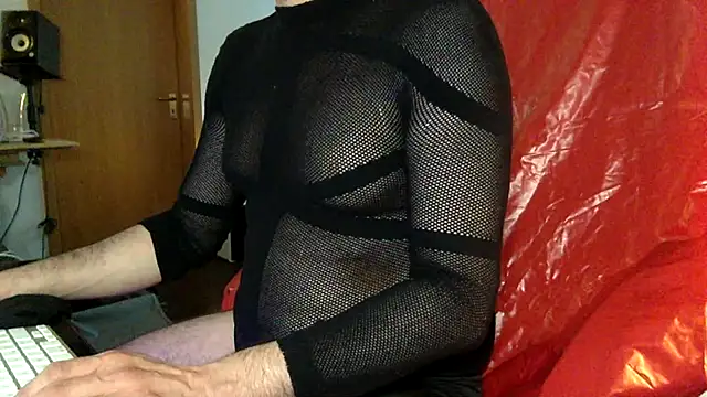 tomz0819 online show from 03/24/26, 10:20