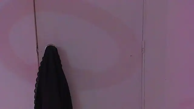 Snapshot of emma-hiill chatting on 12/11/24, 02:11 emma-hiill online show from 12/11/24, 02:11