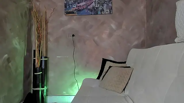 Snapshot of emma-hiill chatting on 03/18/25, 03:31 emma-hiill online show from 03/18/25, 03:31