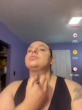 Snapshot of lairarose chatting on 07/15/26, 01:27 lairarose online show from 07/15/26, 01:27