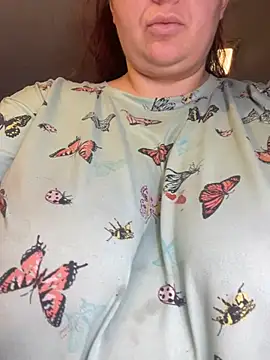 Snapshot of lairarose chatting on 08/04/26, 11:46 lairarose online show from 08/04/26, 11:46