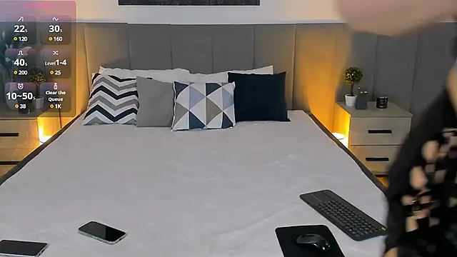 MiaBecky online show from 02/06/25, 05:25