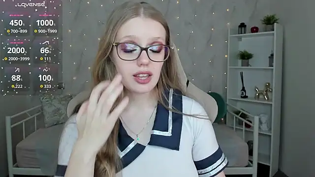 Polly  Cutie online show from 11/05/25, 05:40