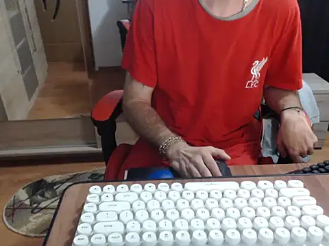 uncutguy01 online show from 09/29/25, 04:50