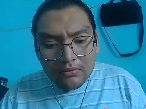 Snapshot of daniel4444Cu chatting on 05/13/26, 03:31 daniel4444Cu online show from 05/13/26, 03:31