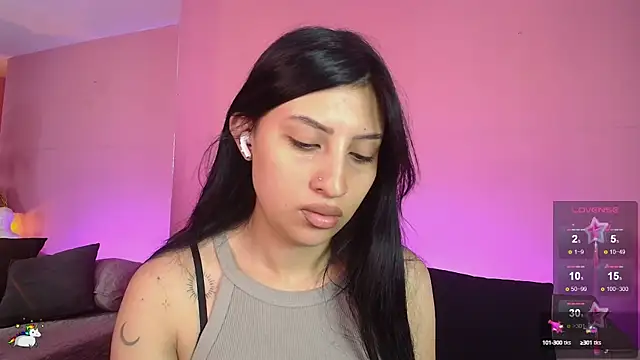 Snapshot of Nicolette_ks_ chatting on 01/07/25, 01:14 Nicolette ks  online show from 01/07/25, 01:14