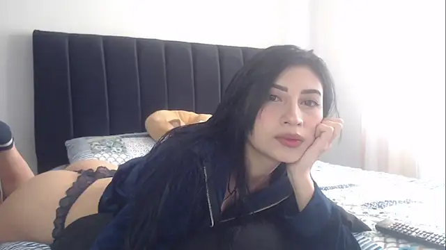 Snapshot of Nicolette_ks_ chatting on 01/23/25, 02:39 Nicolette ks  online show from 01/23/25, 02:39
