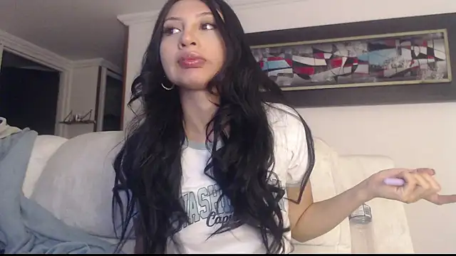 Snapshot of Nicolette_ks_ chatting on 09/23/25, 06:16 Nicolette ks  online show from 09/23/25, 06:16