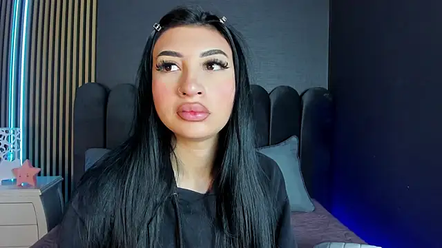 Nicolette ks  online show from 04/22/26, 04:48