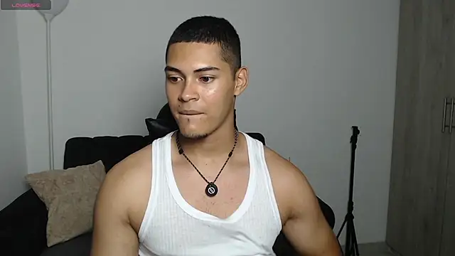 Snapshot of Iamdylan777 chatting on 07/15/26, 05:23 Iamdylan777 online show from 07/15/26, 05:23