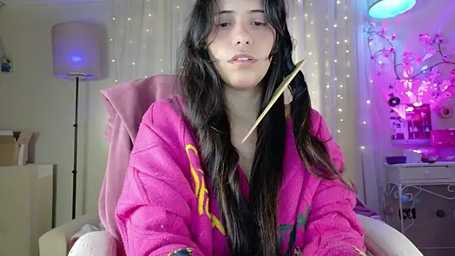 Snapshot of AllisonCatUwU chatting on 04/24/26, 04:20 AllisonCatUwU online show from 04/24/26, 04:20