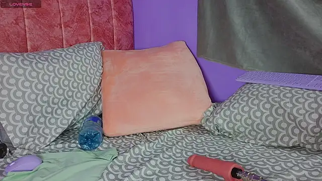 scarlleth  online show from 02/17/26, 01:40