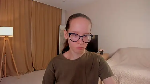 BettyBrowni online show from 10/21/25, 04:51