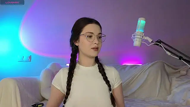 AokiAnna online show from 10/09/25, 06:44