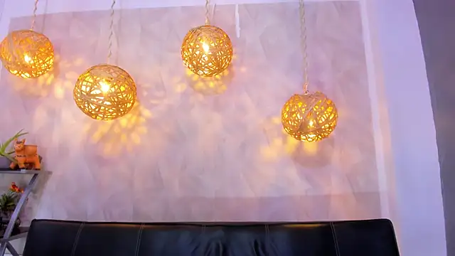 victoria aleia  online show from 02/17/25, 11:20