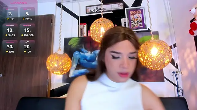 victoria aleia  online show from 10/13/25, 10:10