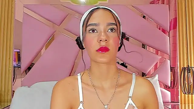 EmmyCruzZ online show from 03/01/25, 07:59