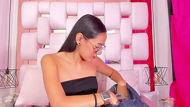 EmmyCruzZ online show from 09/20/25, 01:23