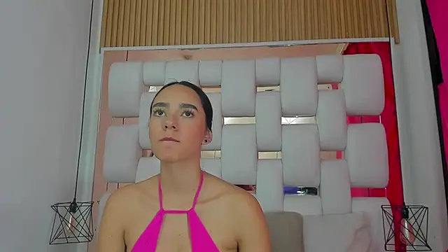 EmmyCruzZ online show from 09/22/25, 07:05