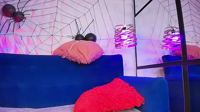 sarah banks1 online show from 12/20/25, 03:13