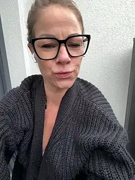 Tatjana Sue online show from 04/21/26, 03:28
