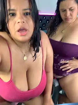 twocurvylatins online show from 02/22/26, 12:12