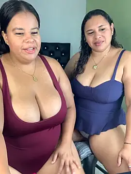 twocurvylatins online show from 06/09/26, 10:49