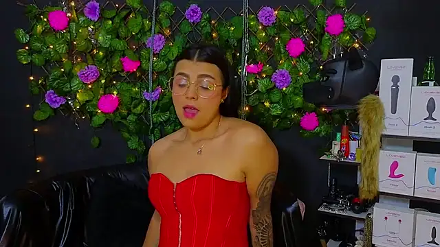 Snapshot of Sweett_Mollyy chatting on 06/22/26, 10:40 Sweett Mollyy online show from 06/22/26, 10:40