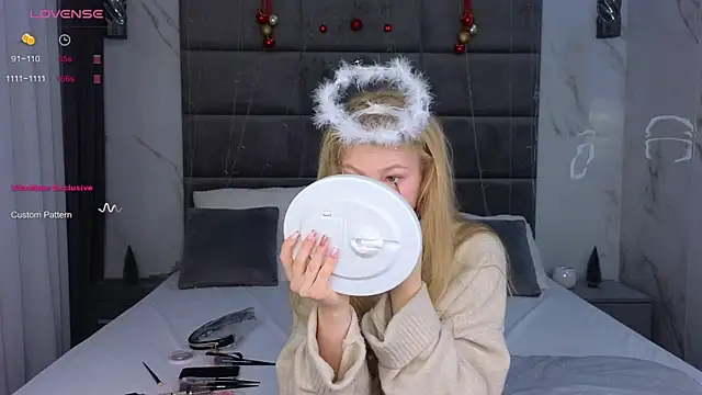 Sarra Cooper online show from 01/28/25, 01:08