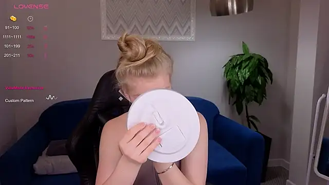 Sarra Cooper online show from 02/14/25, 01:13