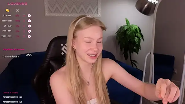 Sarra Cooper online show from 03/04/25, 04:17