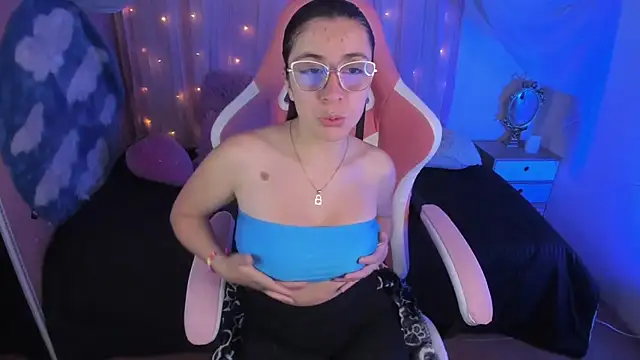 Snapshot of Fernanda__ chatting on 02/01/25, 06:10 Fernanda online show from 02/01/25, 06:10