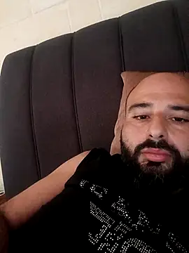 Snapshot of Denisilboss chatting on 02/05/26, 04:00 Denisilboss online show from 02/05/26, 04:00