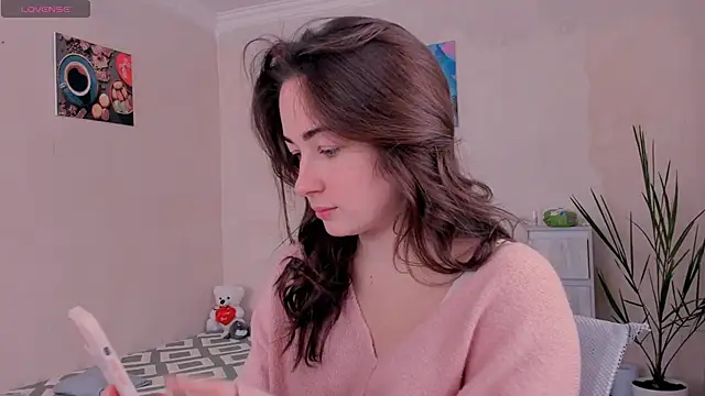 cClandesTina online show from 11/22/25, 08:35